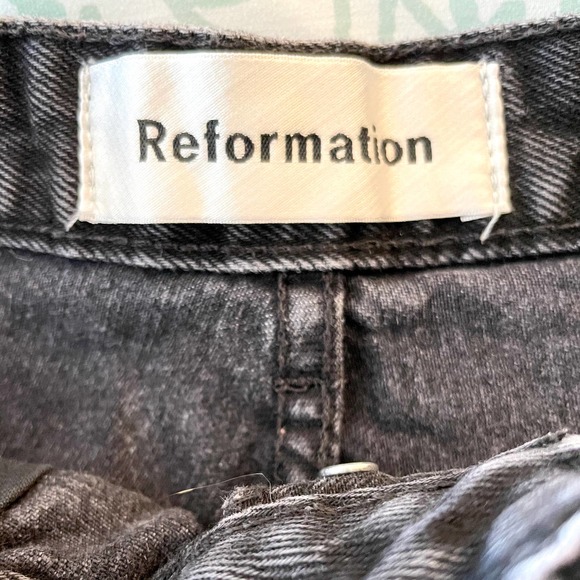 Reformation Black High Rise Jean Short Size 28 - Picture 11 of 12